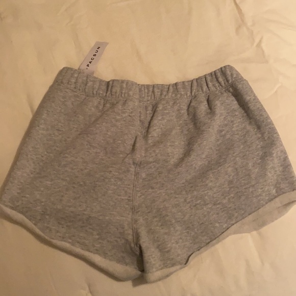 Comfy grey shorts - Picture 2 of 2